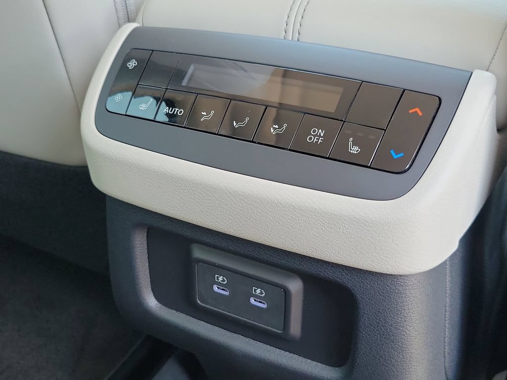 New 2026 Nissan Pathfinder SL w/ SL Premium Package (P04) FWD image 16