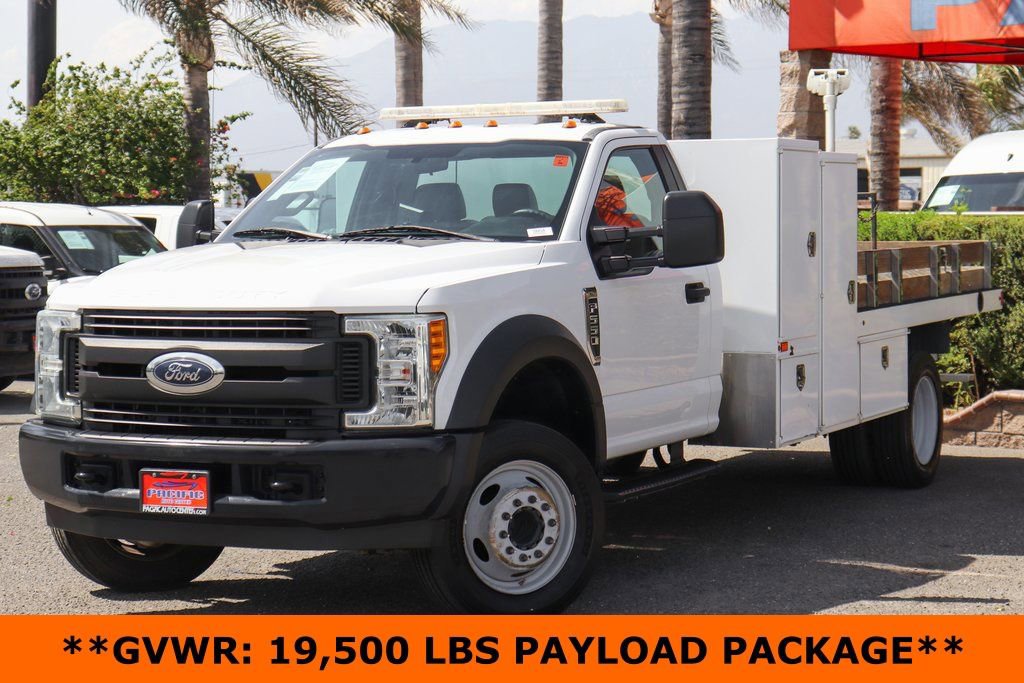 Used 2017 Ford F550 2WD Regular Cab Super Duty image 4