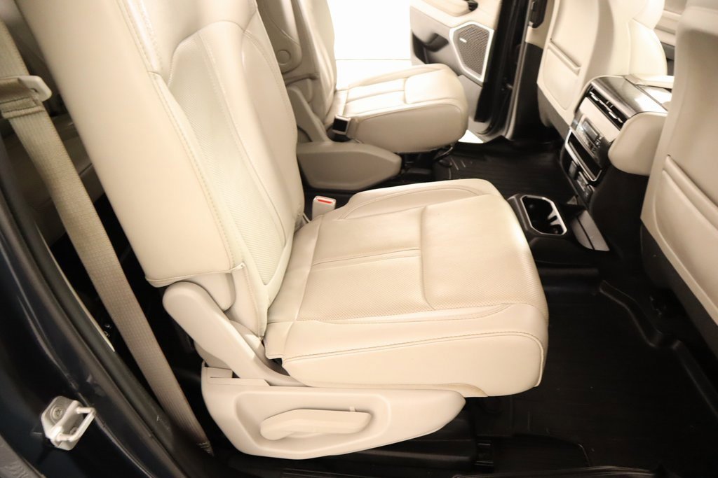 Used 2023 Jeep Wagoneer Series II w/ Flexible Seating Group image 16