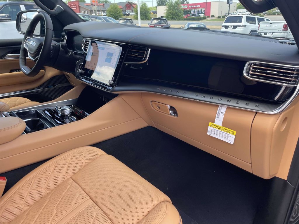 New 2026 Jeep Grand Wagoneer L Summit AWD/4WD image 14