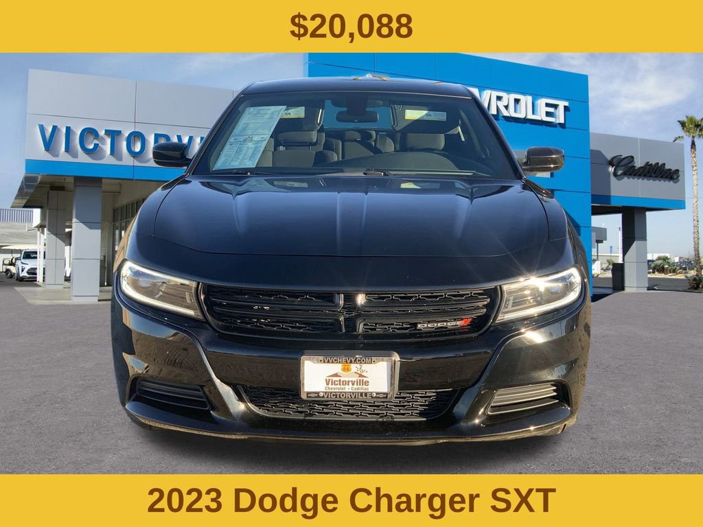 Used 2023 Dodge Charger SXT image 2