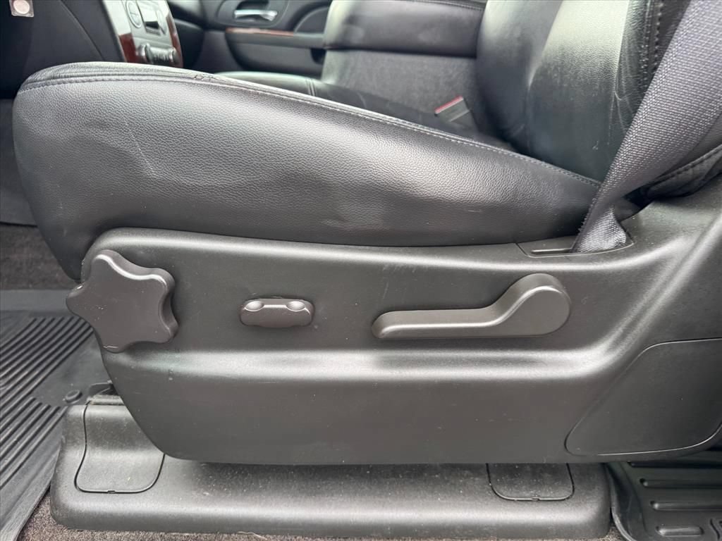 Used 2011 Chevrolet Avalanche LT RWD image 14