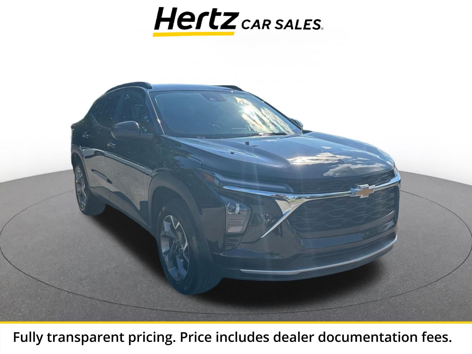 Used 2025 Chevrolet Trax LT FWD image 1