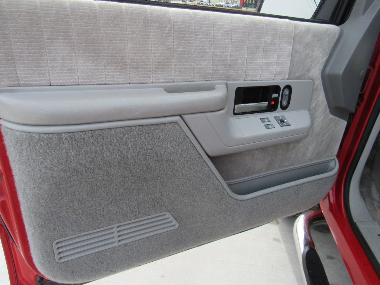 Used 1992 Chevrolet Blazer 4WD image 14