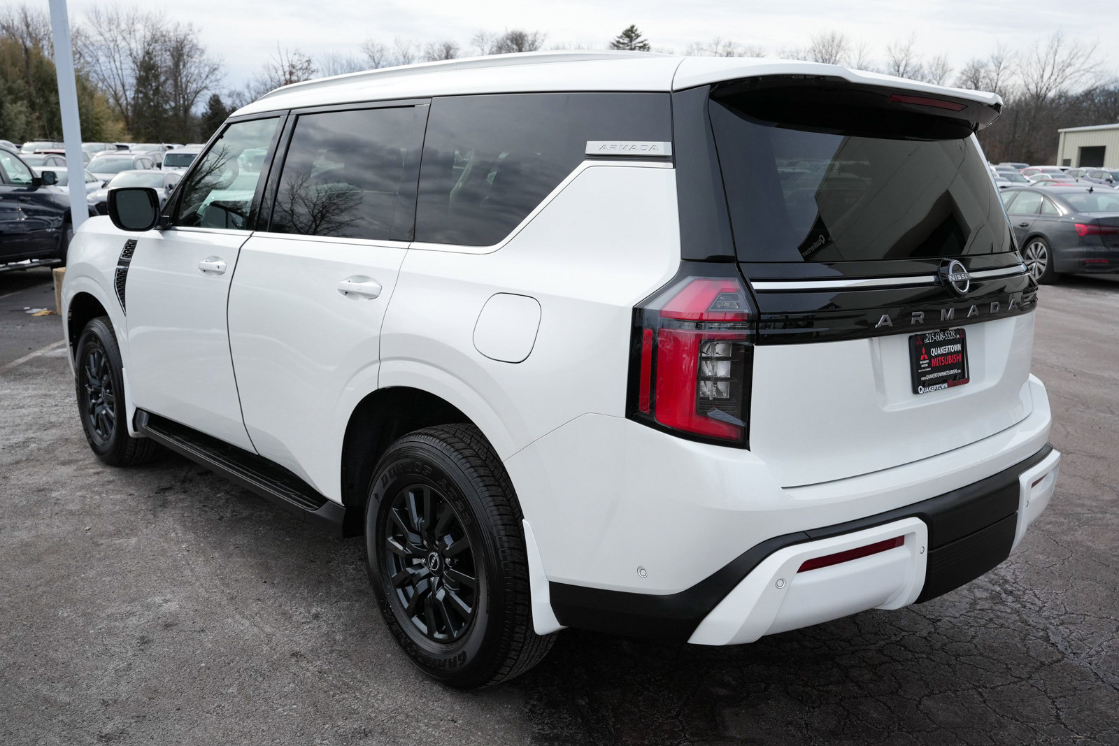 Used 2025 Nissan Armada SV image 7