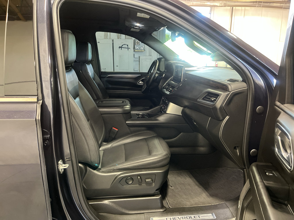 Used 2023 Chevrolet Tahoe LT w/ Luxury Package AWD/4WD image 38