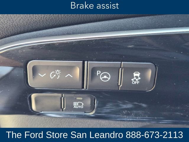 Used 2020 Toyota Prius LE AWD/4WD image 27