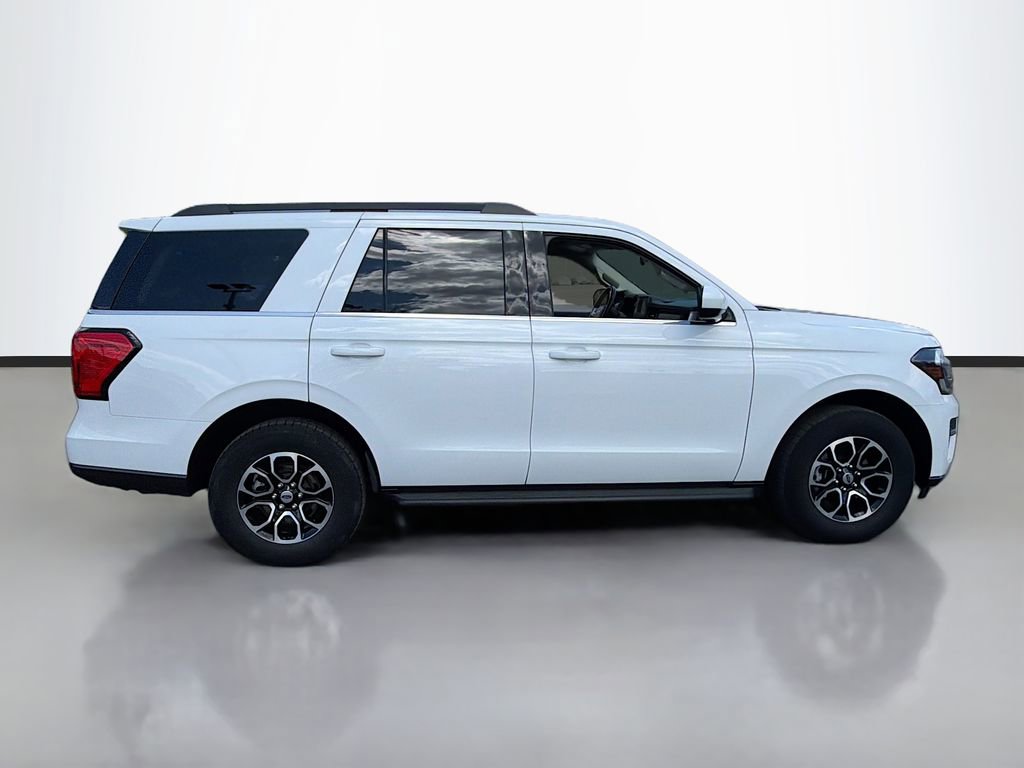 Used 2022 Ford Expedition XLT image 4