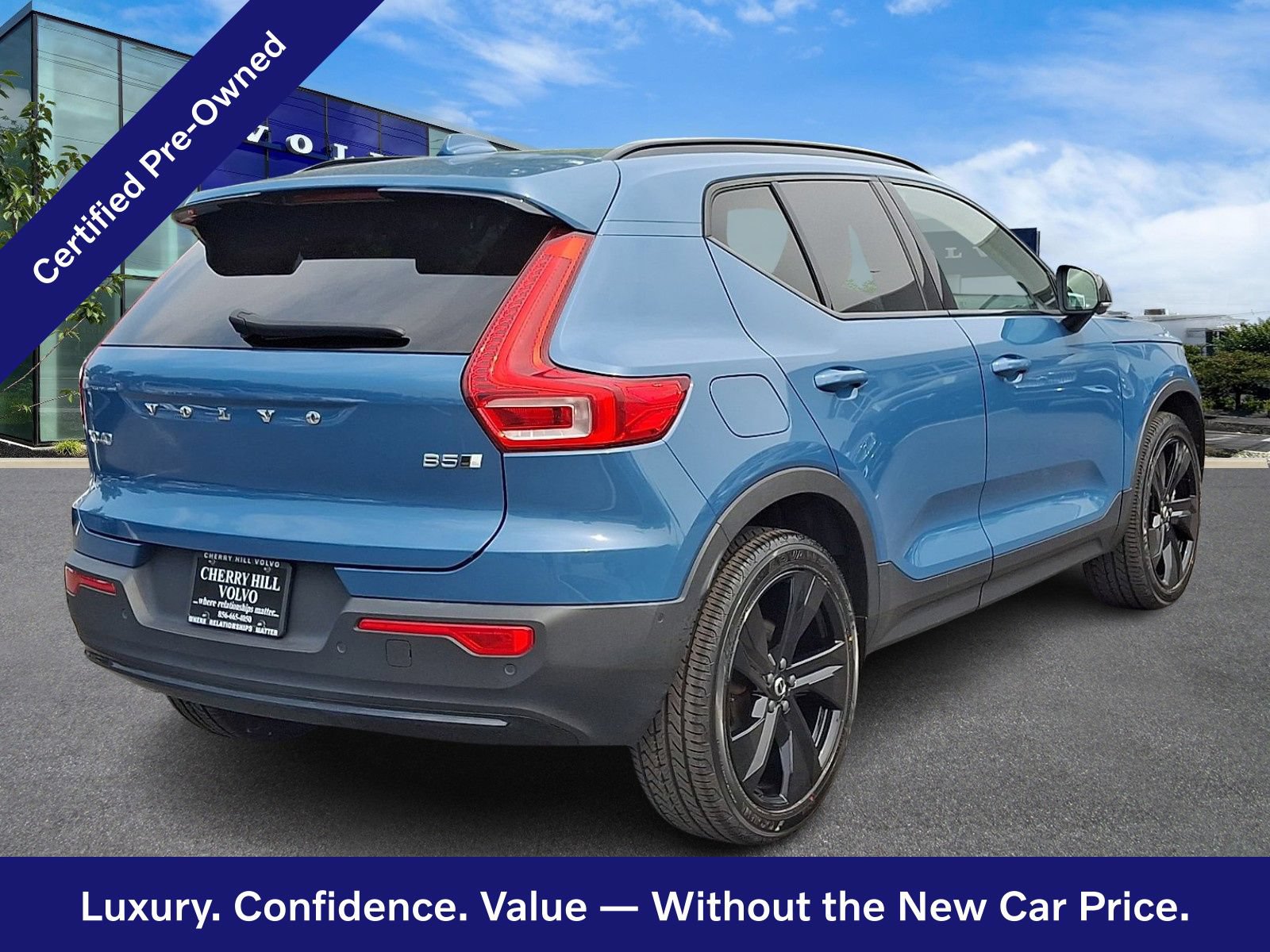 Certified 2023 Volvo XC40 B5 Ultimate w/ Protection Package Premier AWD/4WD image 6