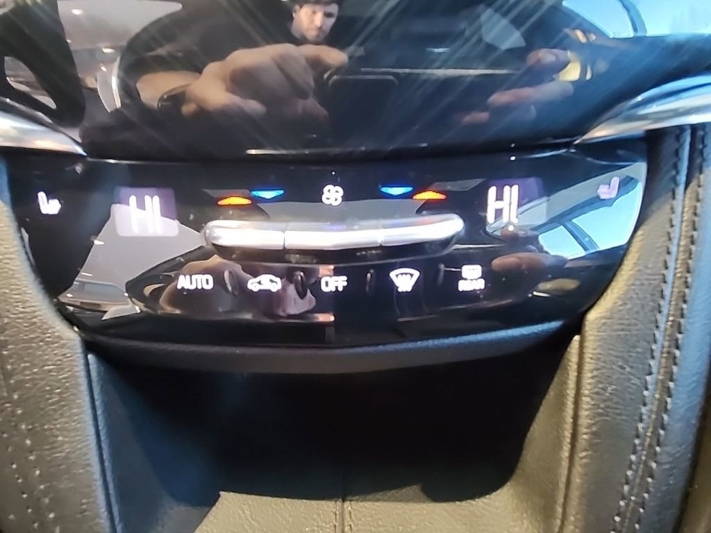 Used 2020 Cadillac XT6 Premium Luxury image 34