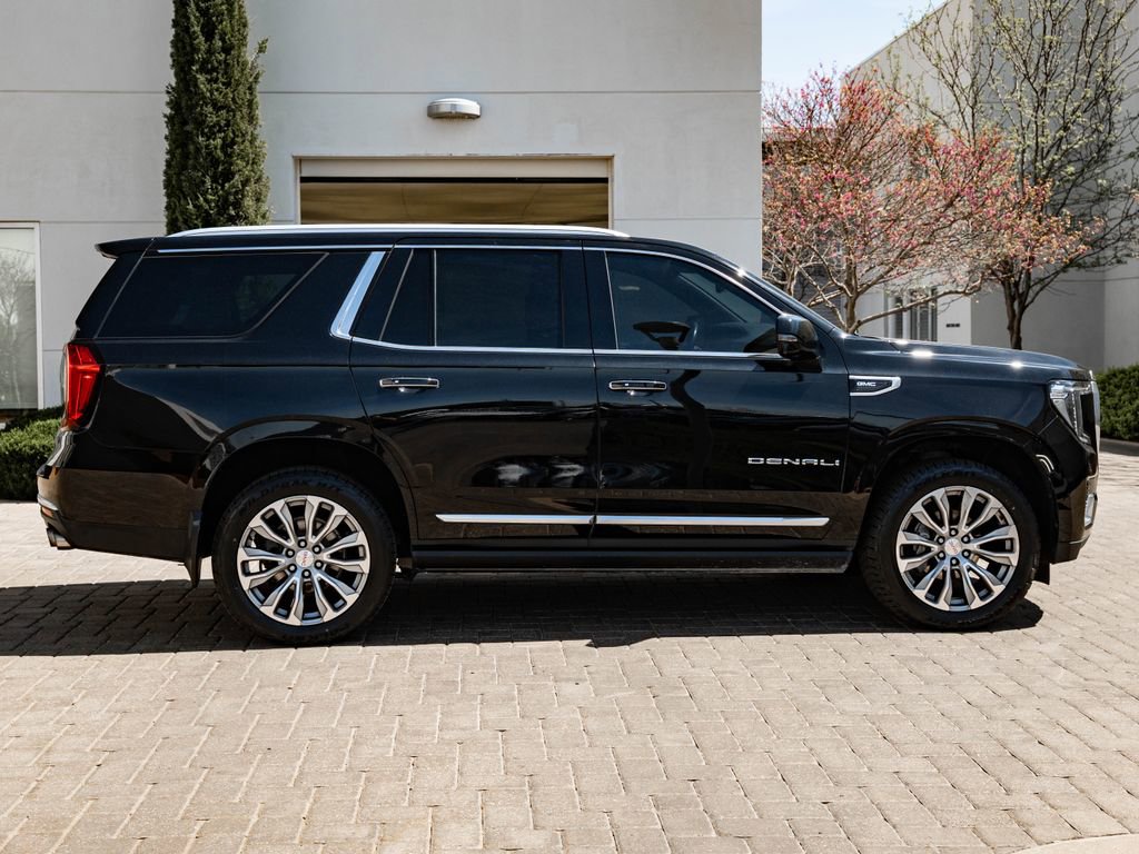 Used 2021 GMC Yukon Denali w/ Denali Premium Package image 11