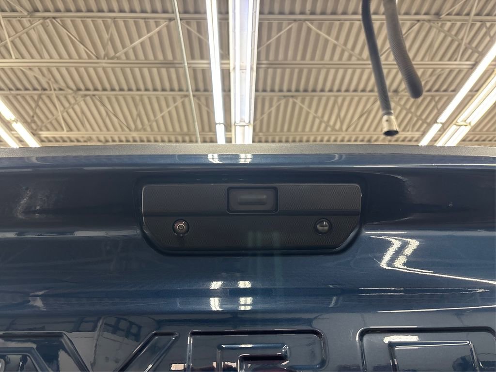 Used 2021 Chevrolet Silverado 1500 High Country image 16