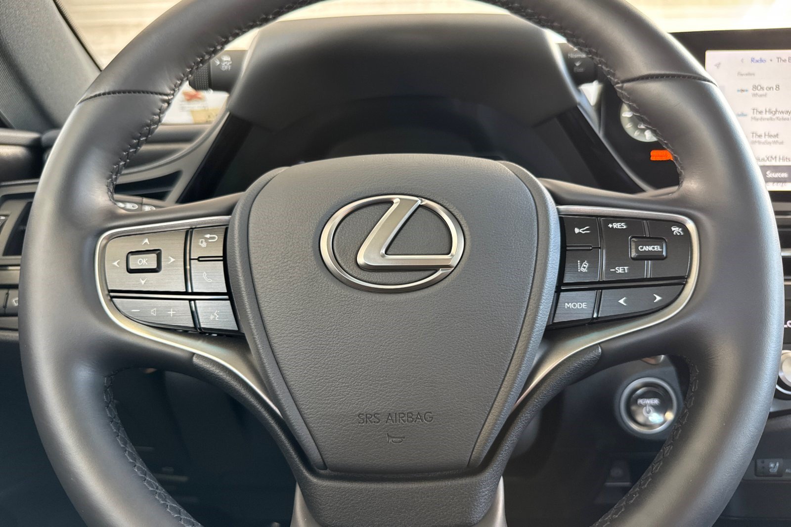 Certified 2025 Lexus ES 300h w/ Premium Package FWD image 28