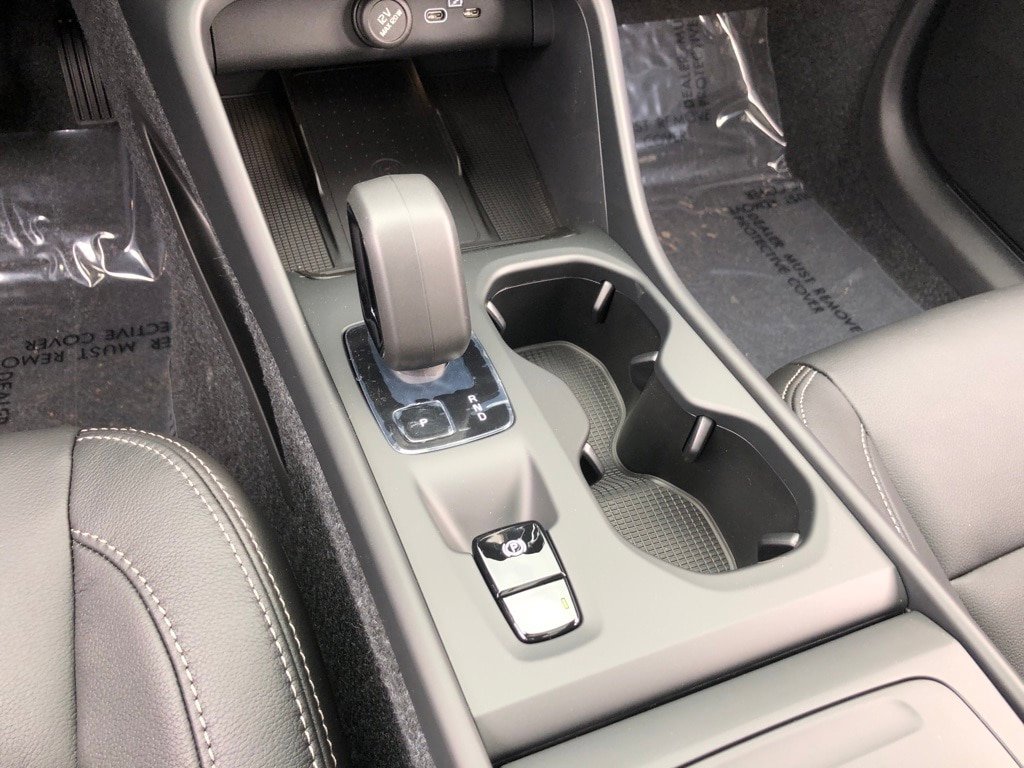 New 2026 Volvo XC40 B5 Core w/ Protection Package Premier AWD/4WD image 26