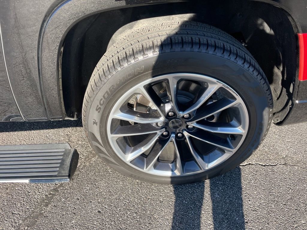 New 2024 Jeep Wagoneer L Series III w/ Premium Group I image 10