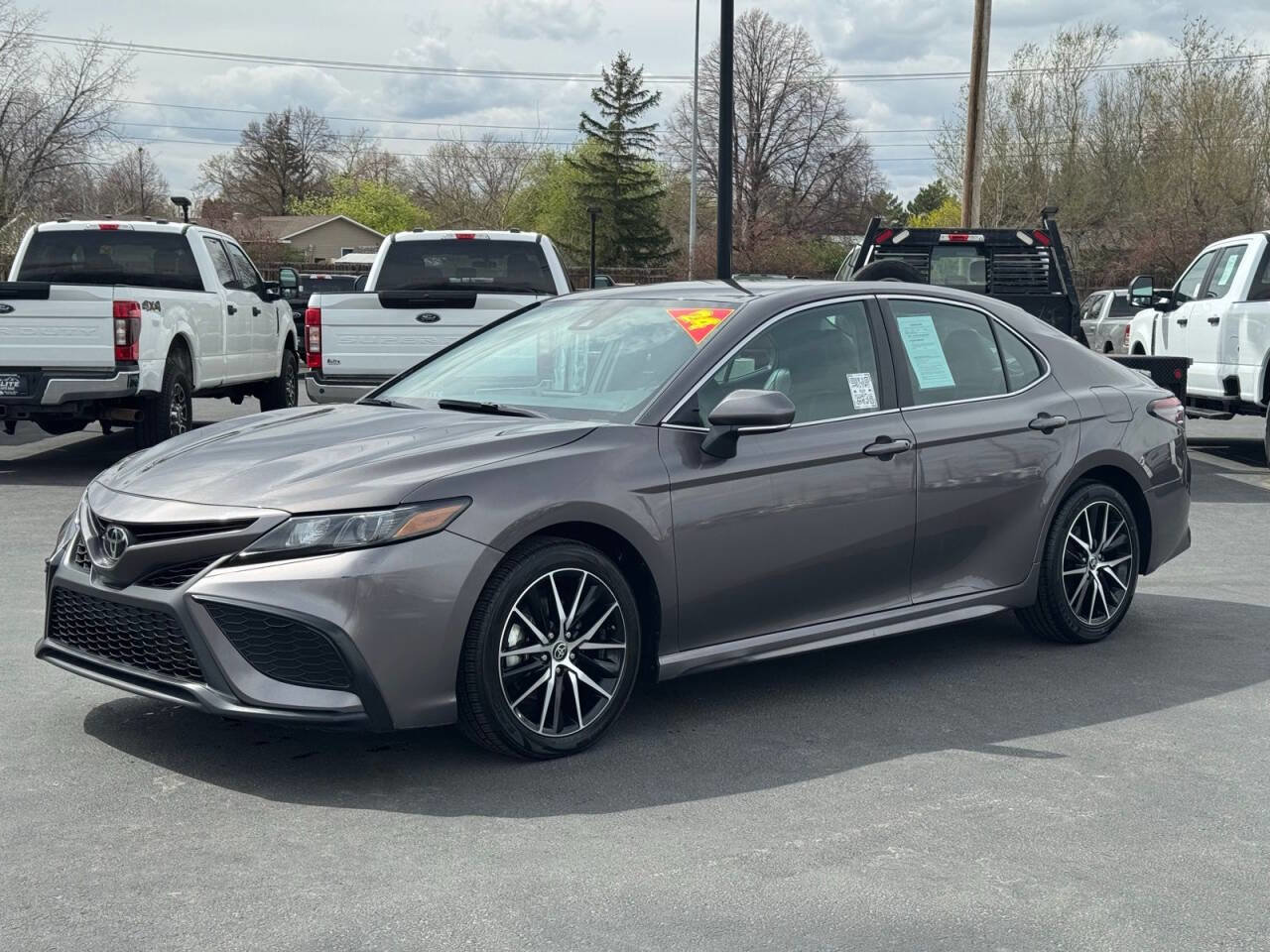 Used 2024 Toyota Camry SE FWD image 12