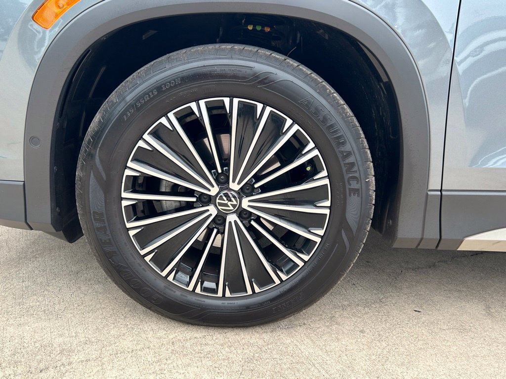 Certified 2026 Volkswagen Tiguan S w/ 18" Wheel Package FWD image 40