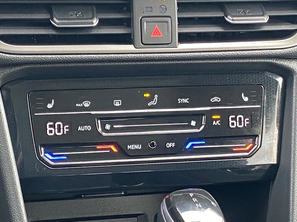 Used 2025 Volkswagen Taos SE image 10