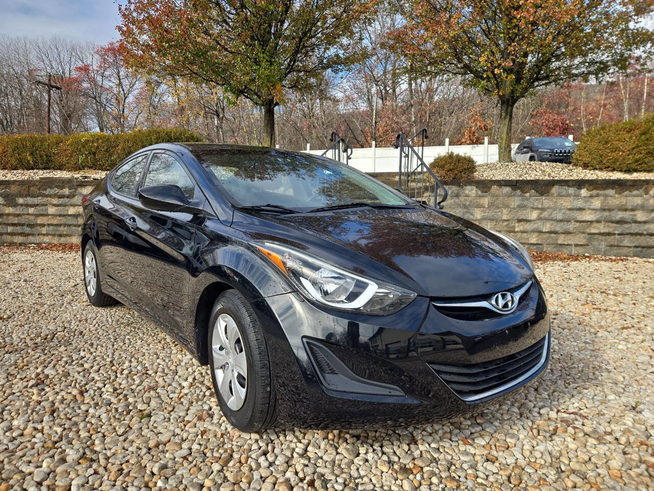 Used 2016 Hyundai Elantra SE FWD image 1