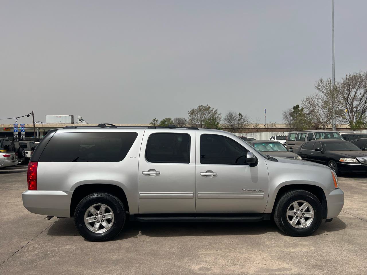 Used 2013 GMC Yukon XL SLT RWD image 8