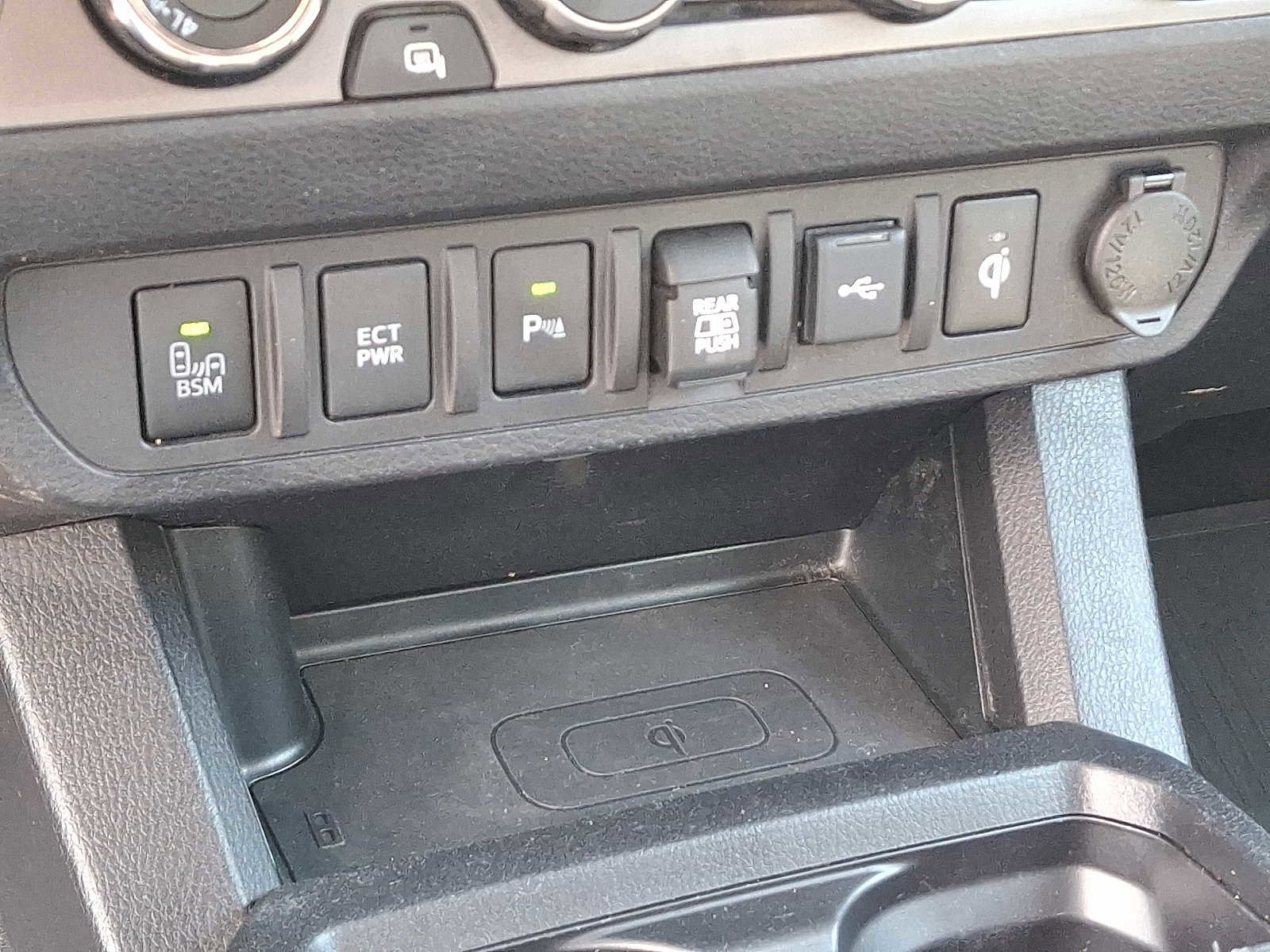 Used 2021 Toyota Tacoma TRD Sport w/ Technology Package image 25