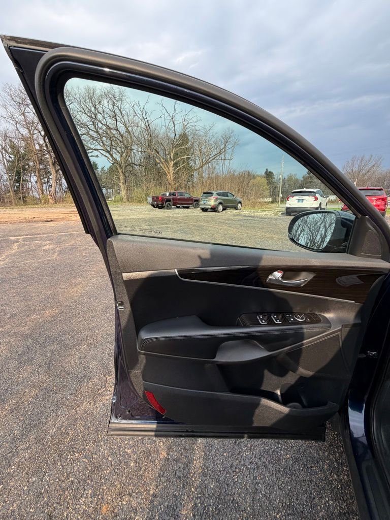 Used 2020 Kia Sorento AWD V6 image 9