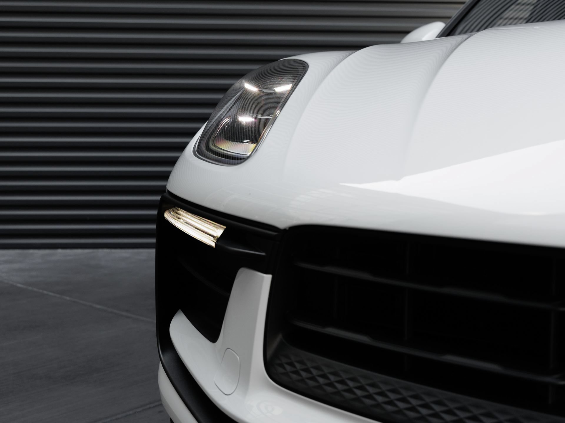 Certified 2026 Porsche Macan AWD/4WD image 40