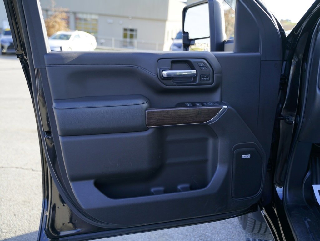 Used 2022 GMC Sierra 2500 Denali w/ Denali Black Diamond Edition image 24