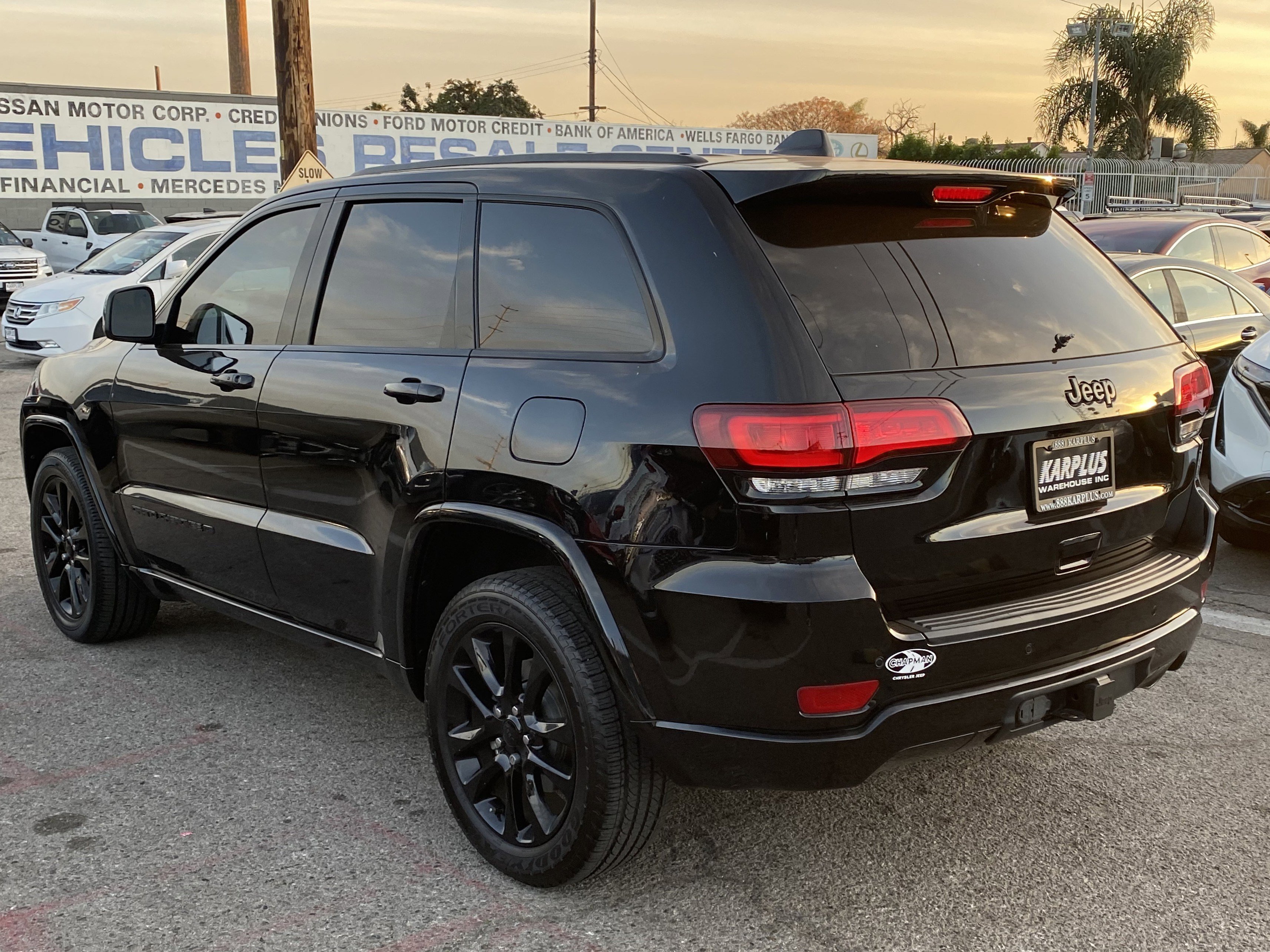Used 2022 Jeep Grand Cherokee Laredo X image 9