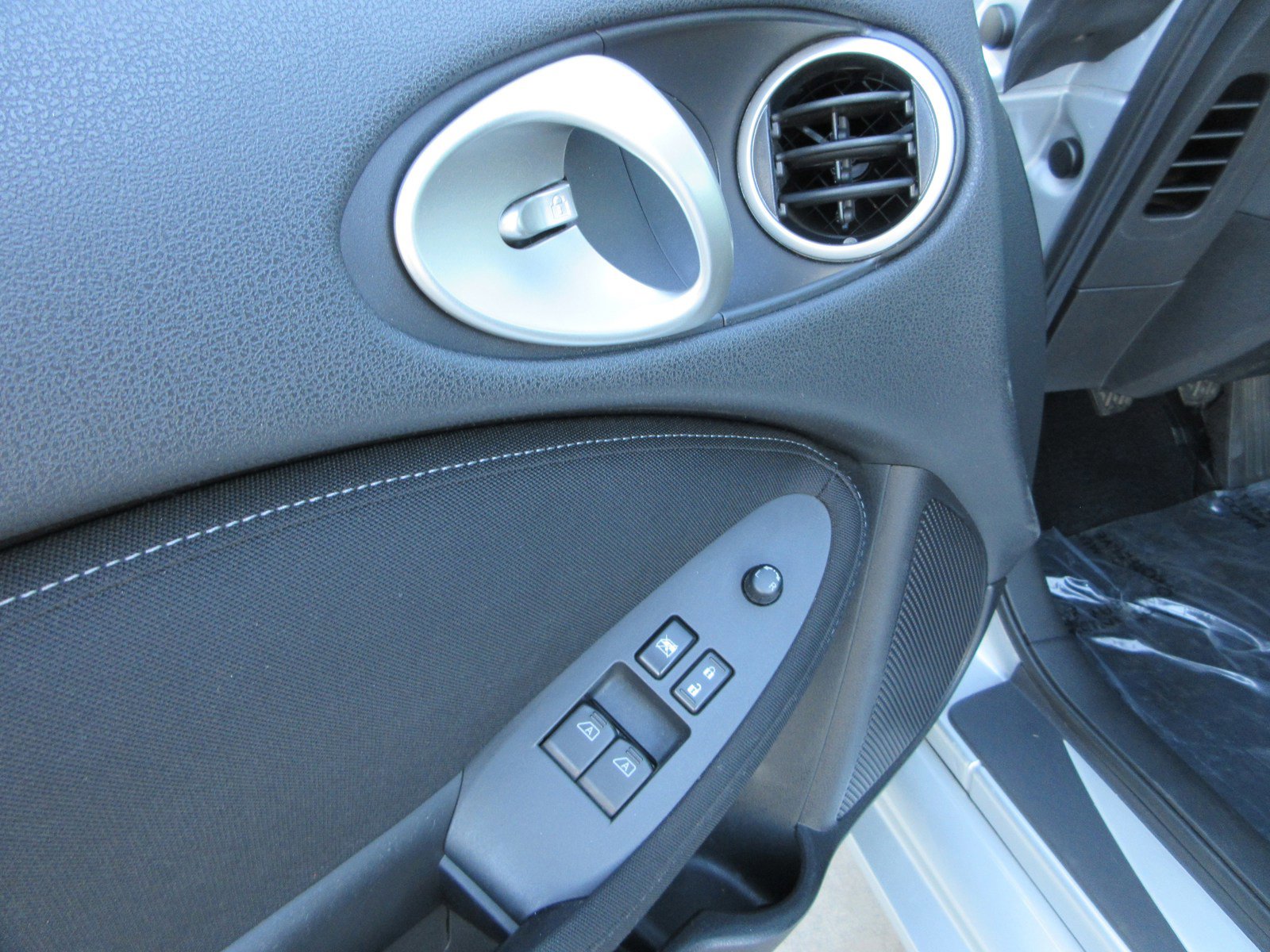 Used 2009 Nissan 370Z Touring w/ Sport Pkg image 24