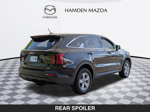 Used 2023 Kia Sorento LX image 3