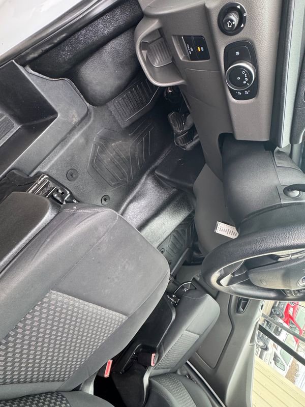 Used 2024 Ford Transit 250 Low Roof AWD w/ Exterior Upgrade Package image 22