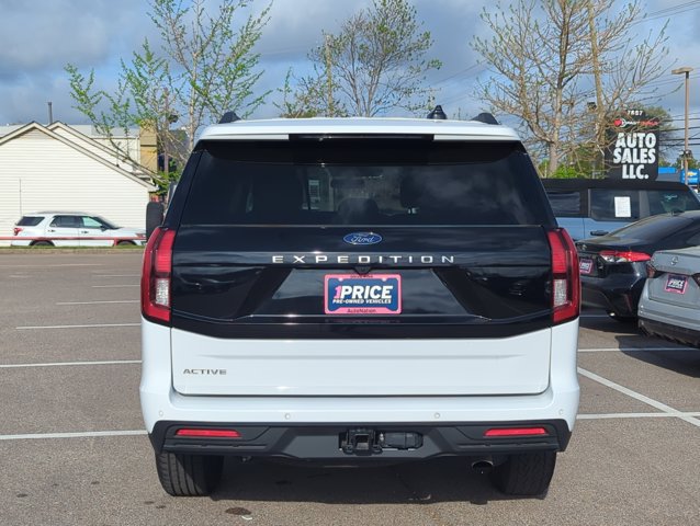 Used 2025 Ford Expedition Active RWD image 9