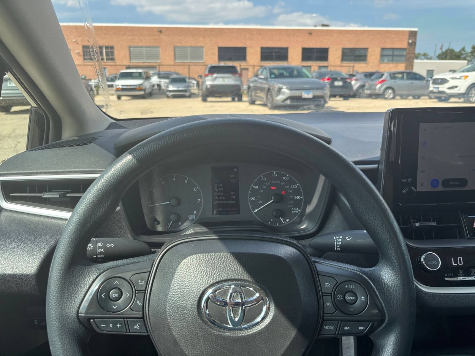 Used 2025 Toyota Corolla LE FWD image 31
