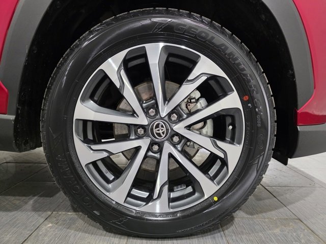 Used 2025 Toyota Corolla Cross XLE image 25