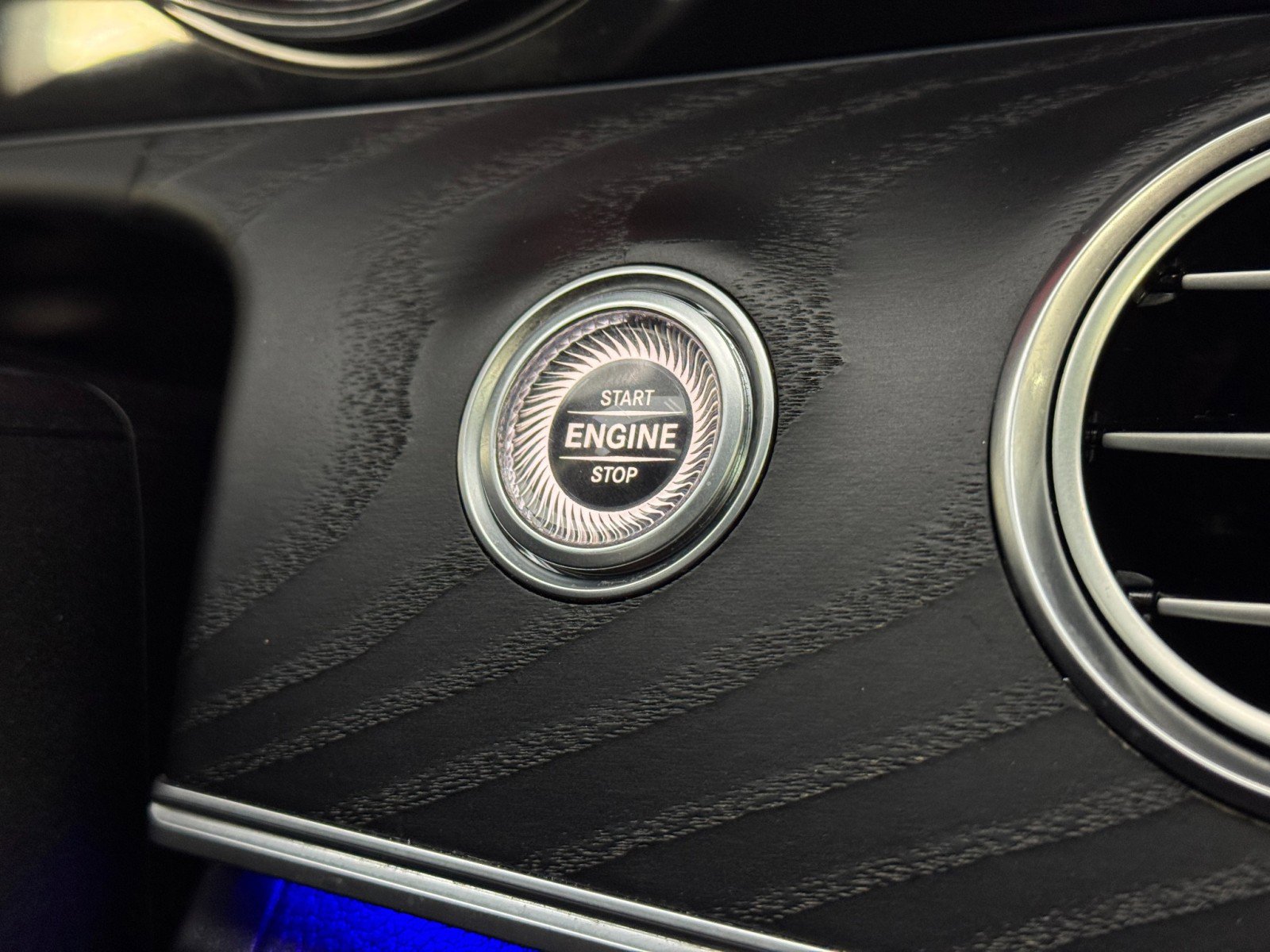 Used 2019 Mercedes-Benz E 300 image 23