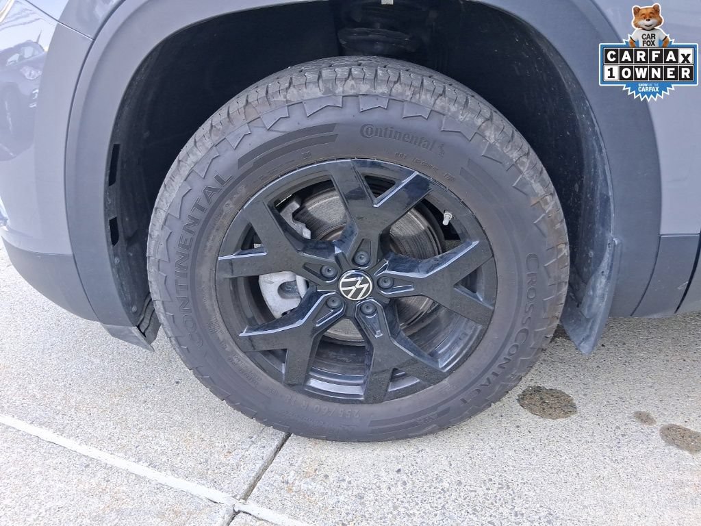 Used 2025 Volkswagen Atlas Peak Edition SE AWD/4WD image 9