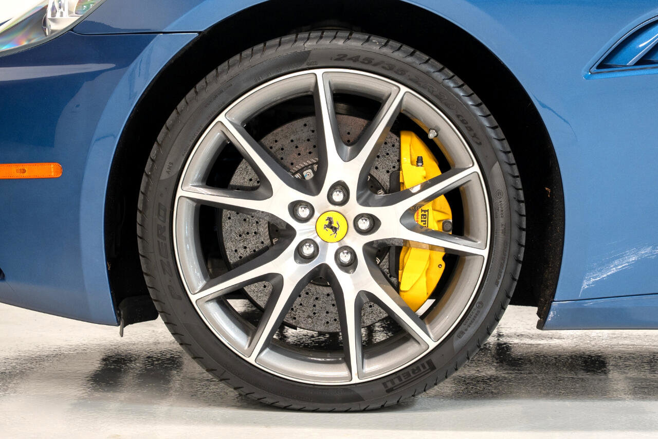 Used 2010 Ferrari California image 44
