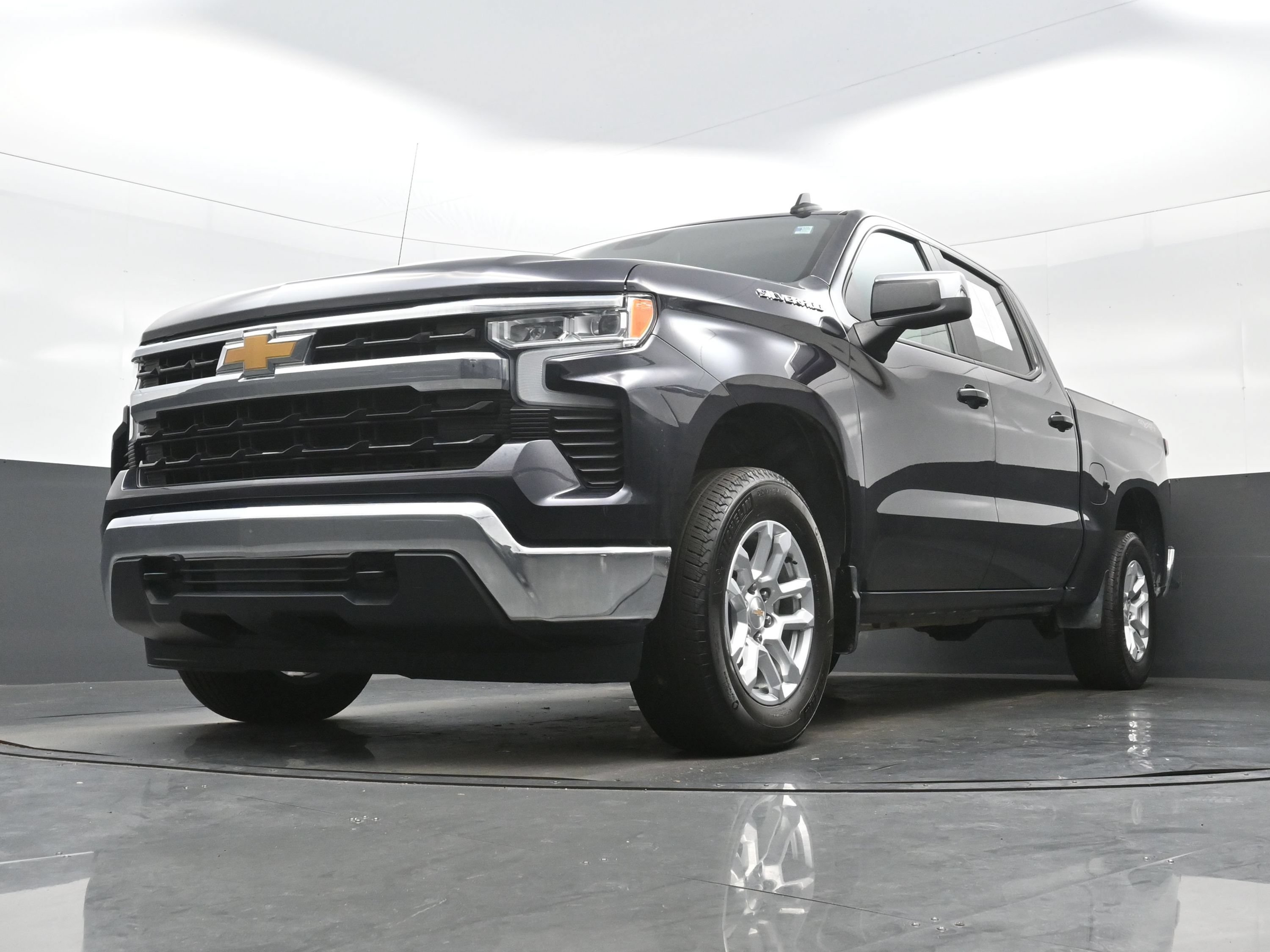 Used 2024 Chevrolet Silverado 1500 LT AWD/4WD image 26