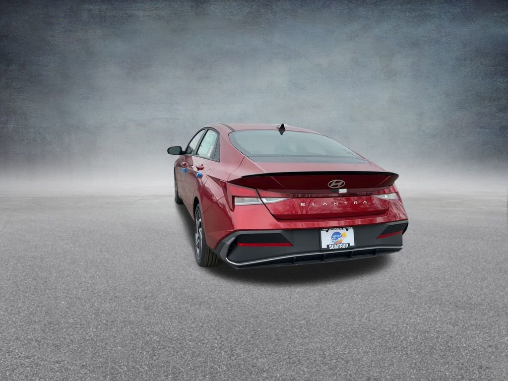 Used 2025 Hyundai Elantra Sport image 19