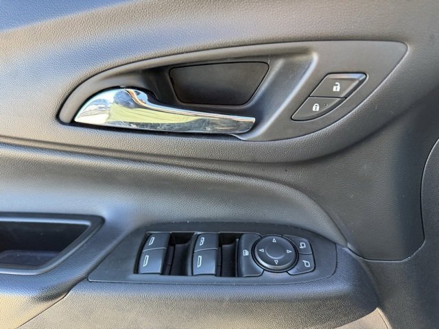 Used 2023 Chevrolet Equinox LT image 9