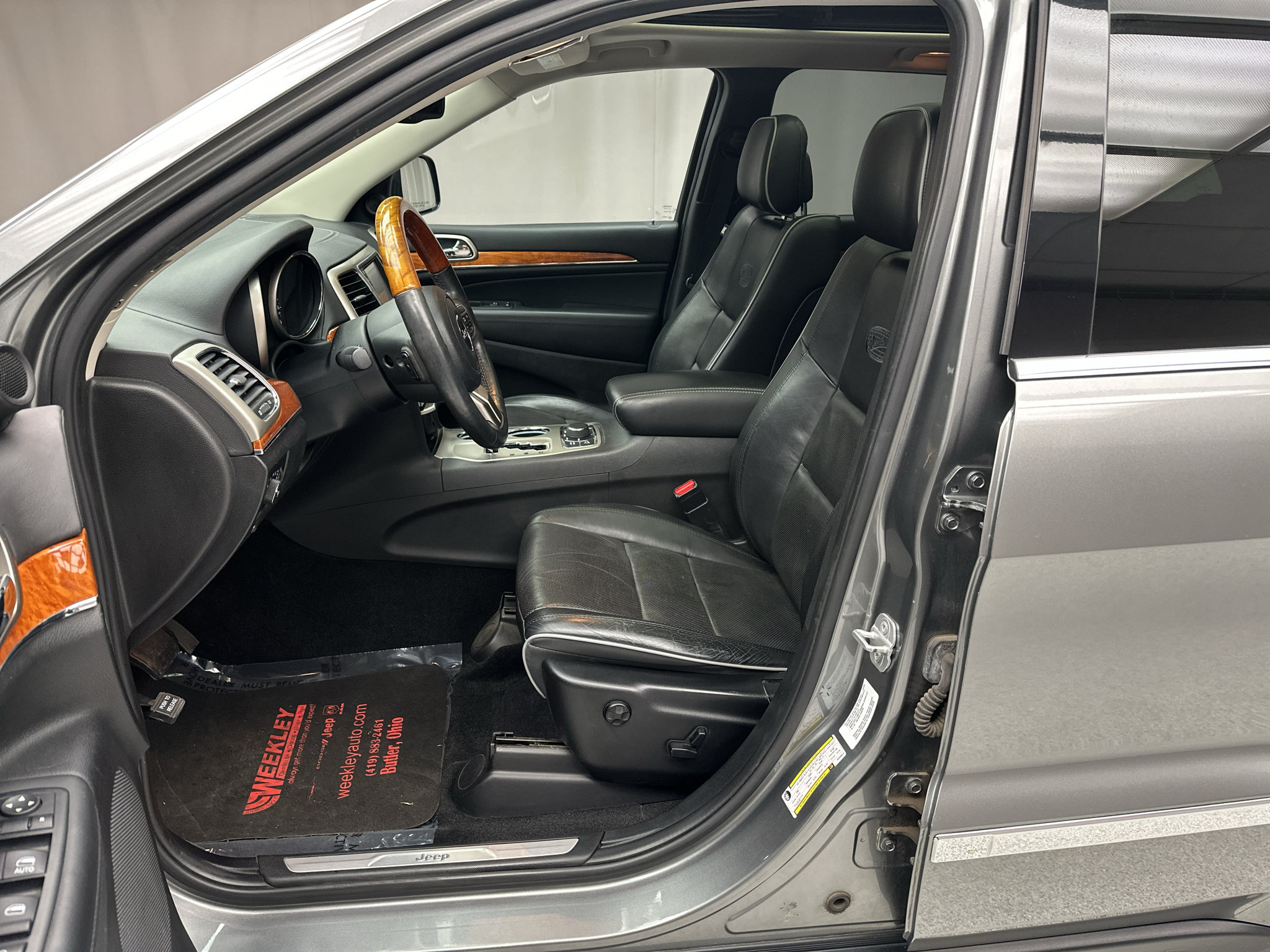 Used 2013 Jeep Grand Cherokee Overland AWD/4WD image 5