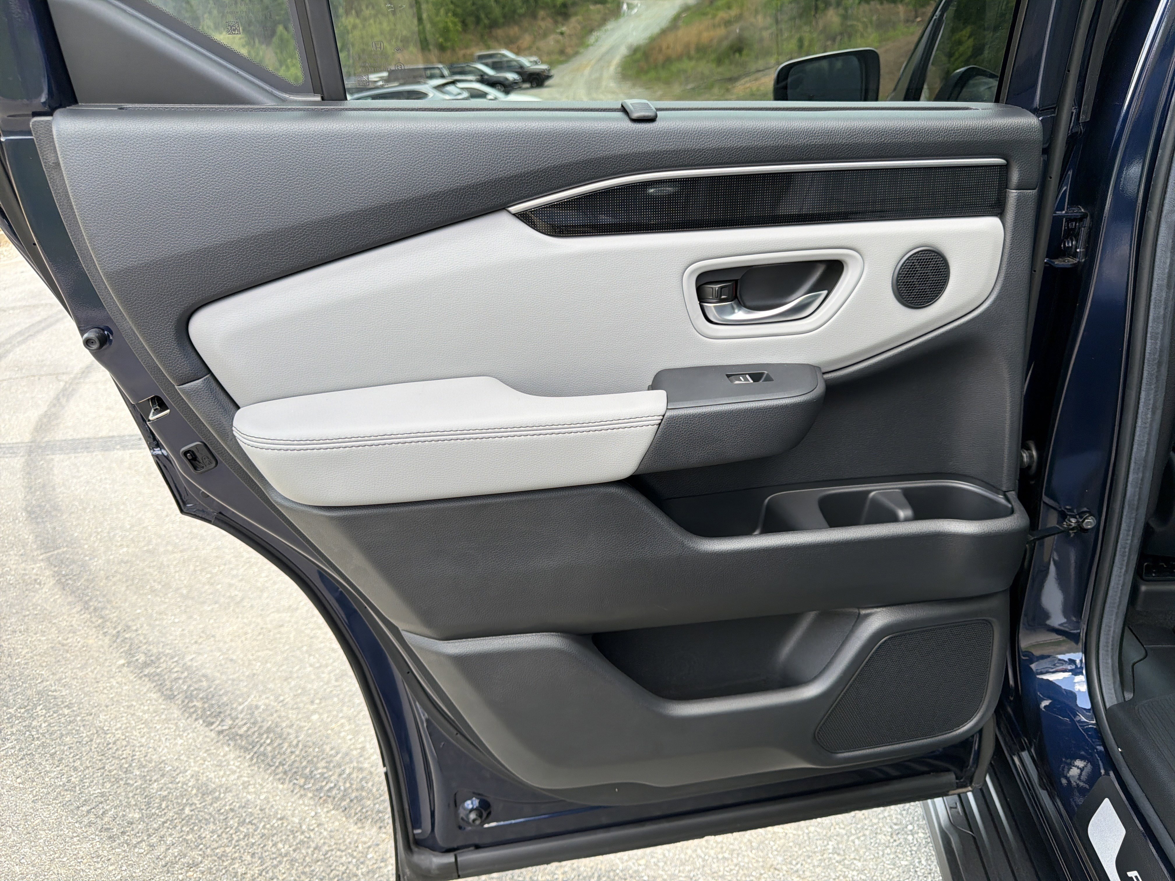 Used 2025 Honda Pilot Elite image 22