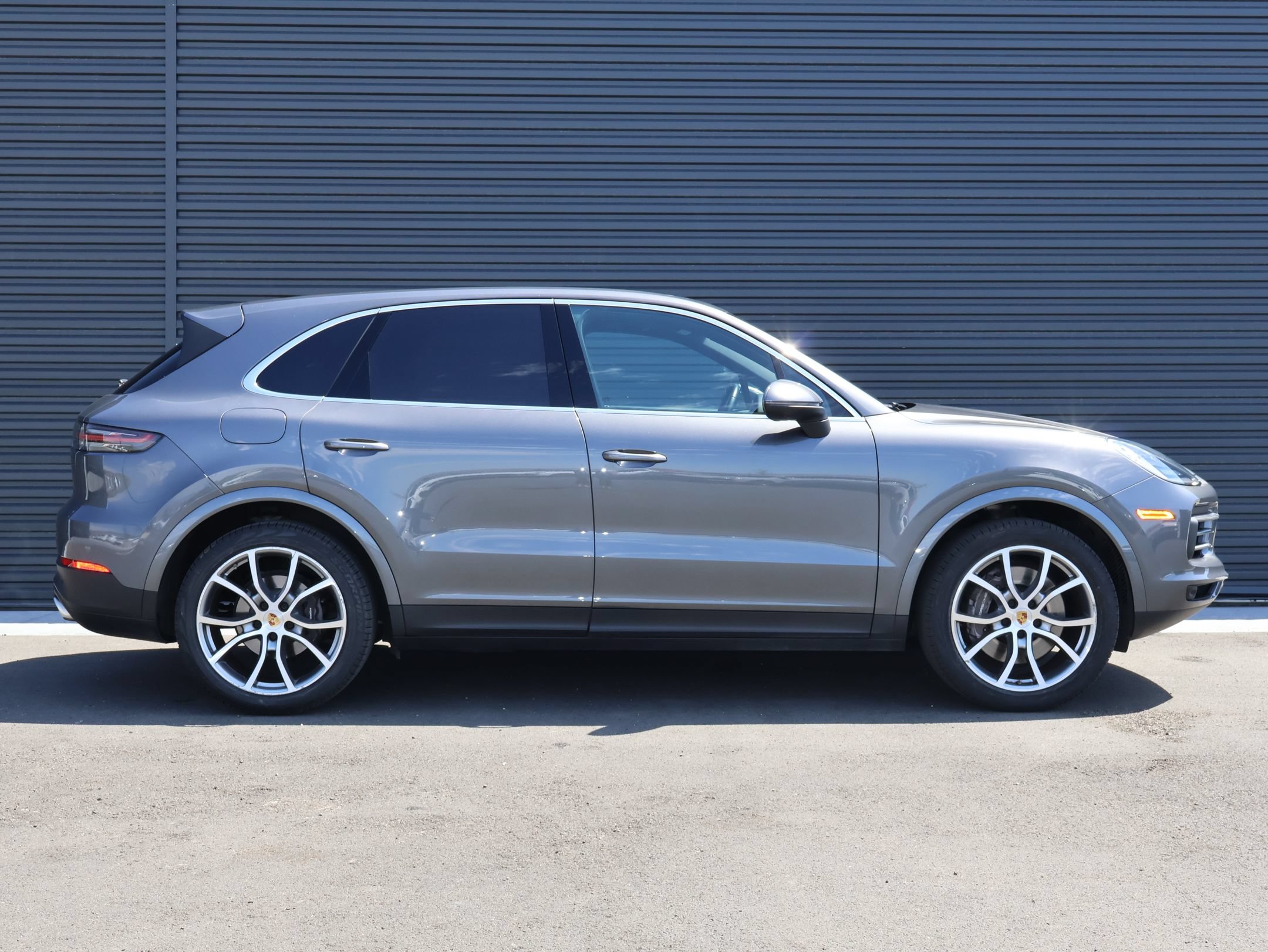 Used 2023 Porsche Cayenne AWD/4WD image 8
