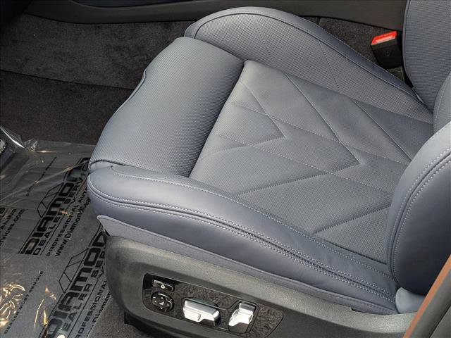 New 2026 BMW XM Label Red image 4