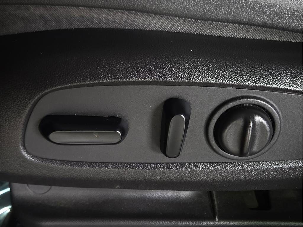 Used 2021 Buick Encore GX Select FWD image 19