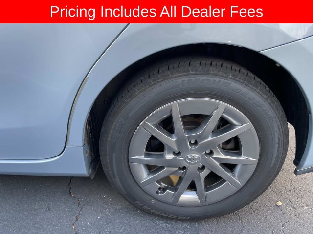 Used 2016 Toyota Prius V Three FWD image 4