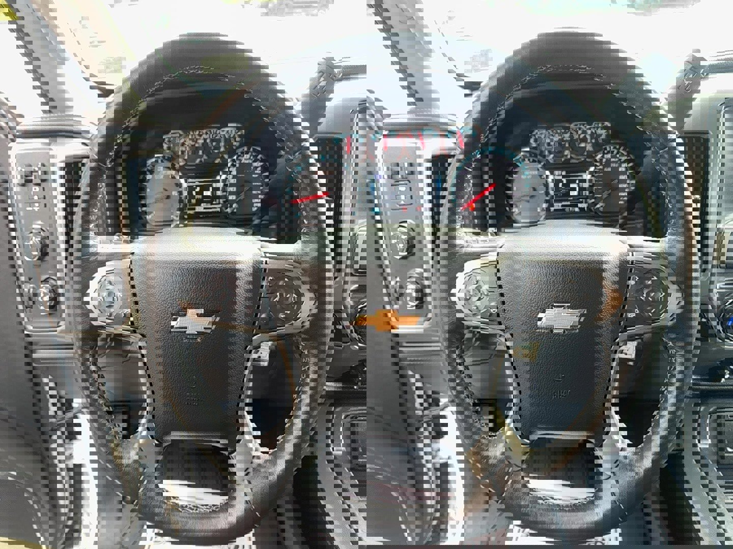 Used 2018 Chevrolet Silverado 2500 LTZ w/ Vortec Plus Package image 21