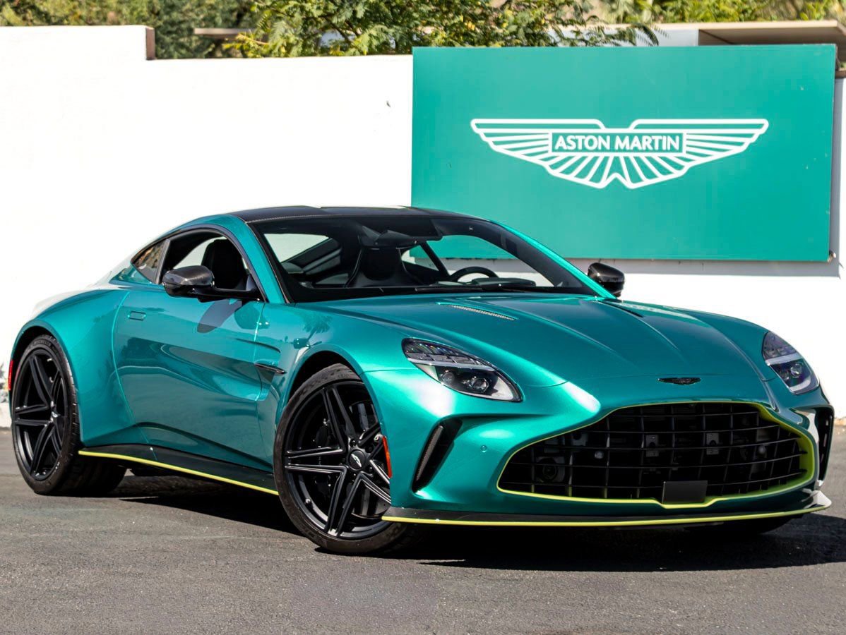 Used 2025 Aston Martin V8 Vantage Coupe image 1