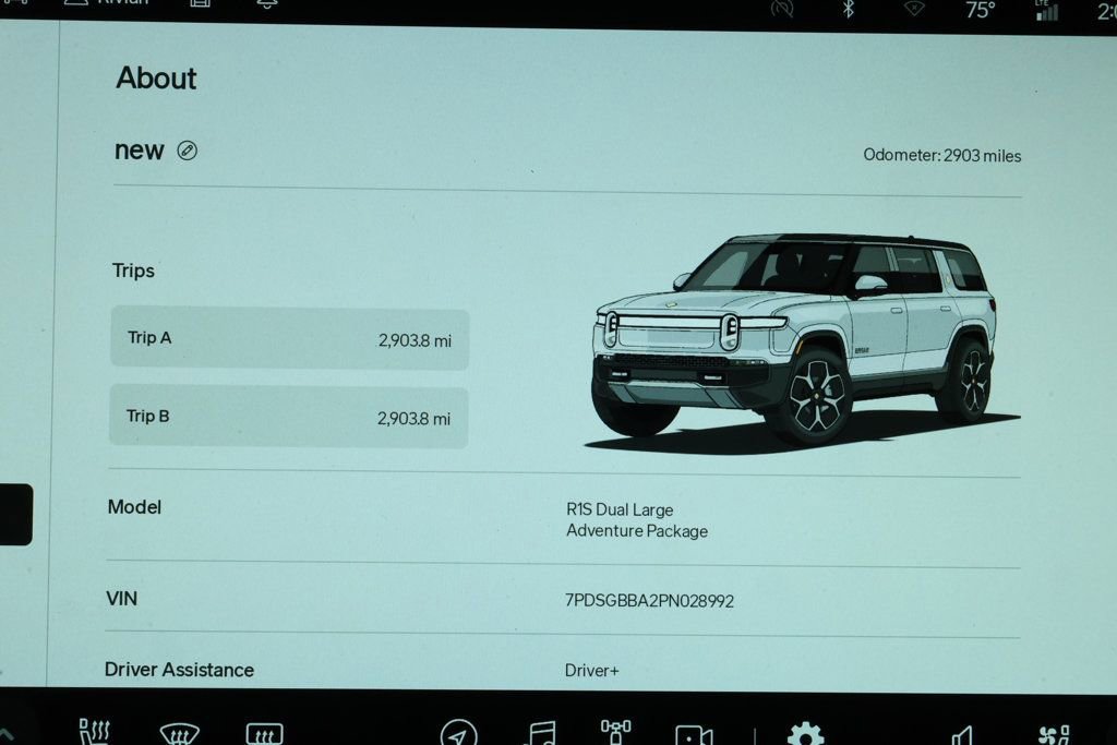 Used 2023 Rivian R1S Adventure image 15